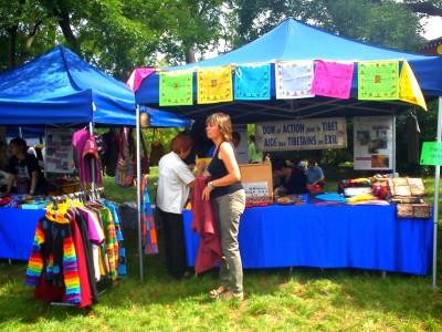 Le stand 400x300 Festival du Tibet 2011